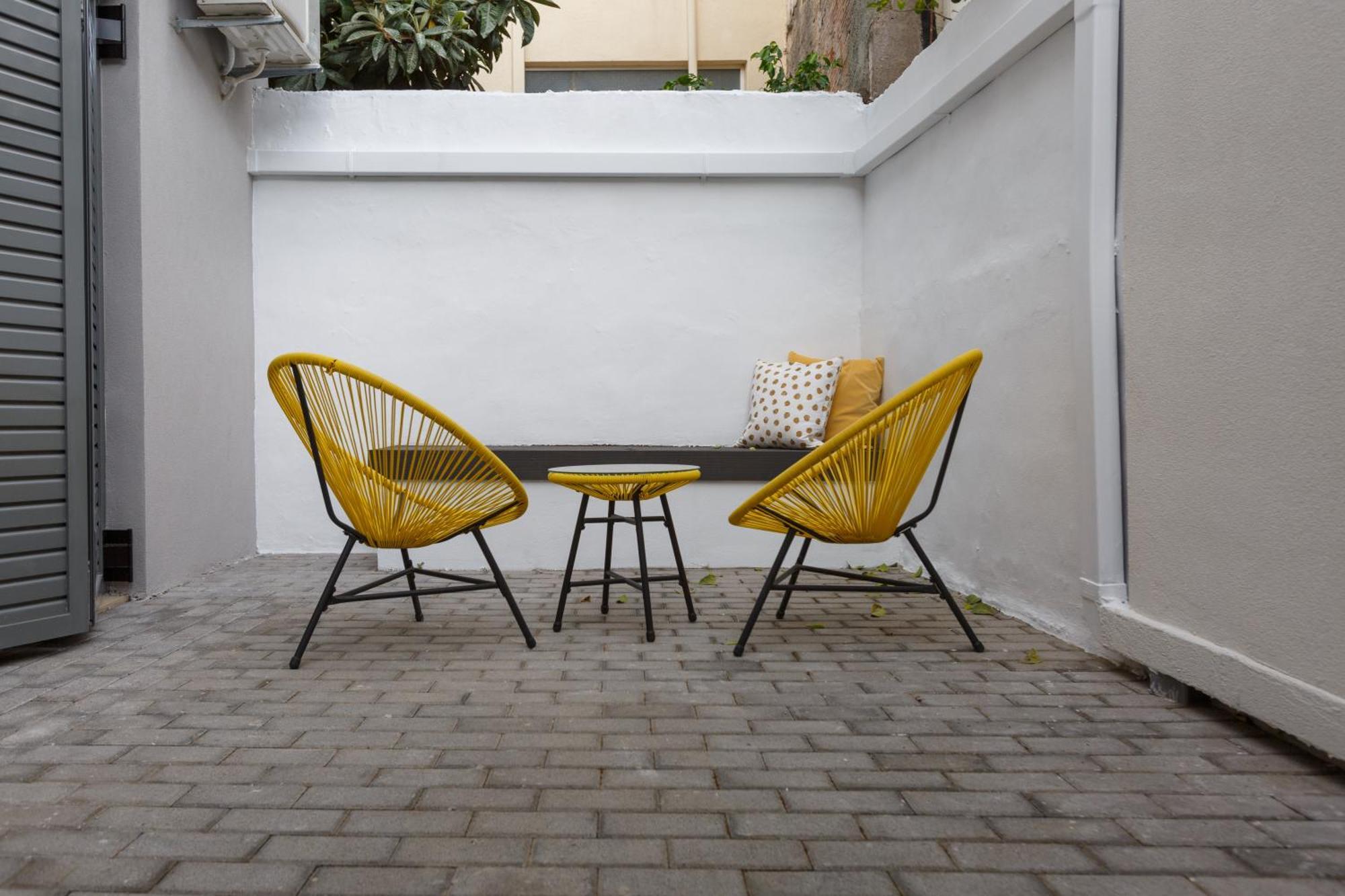 Groundfloor 2Br Apt With Smallyard Near The Heart Of Καλαμάτα Εξωτερικό φωτογραφία