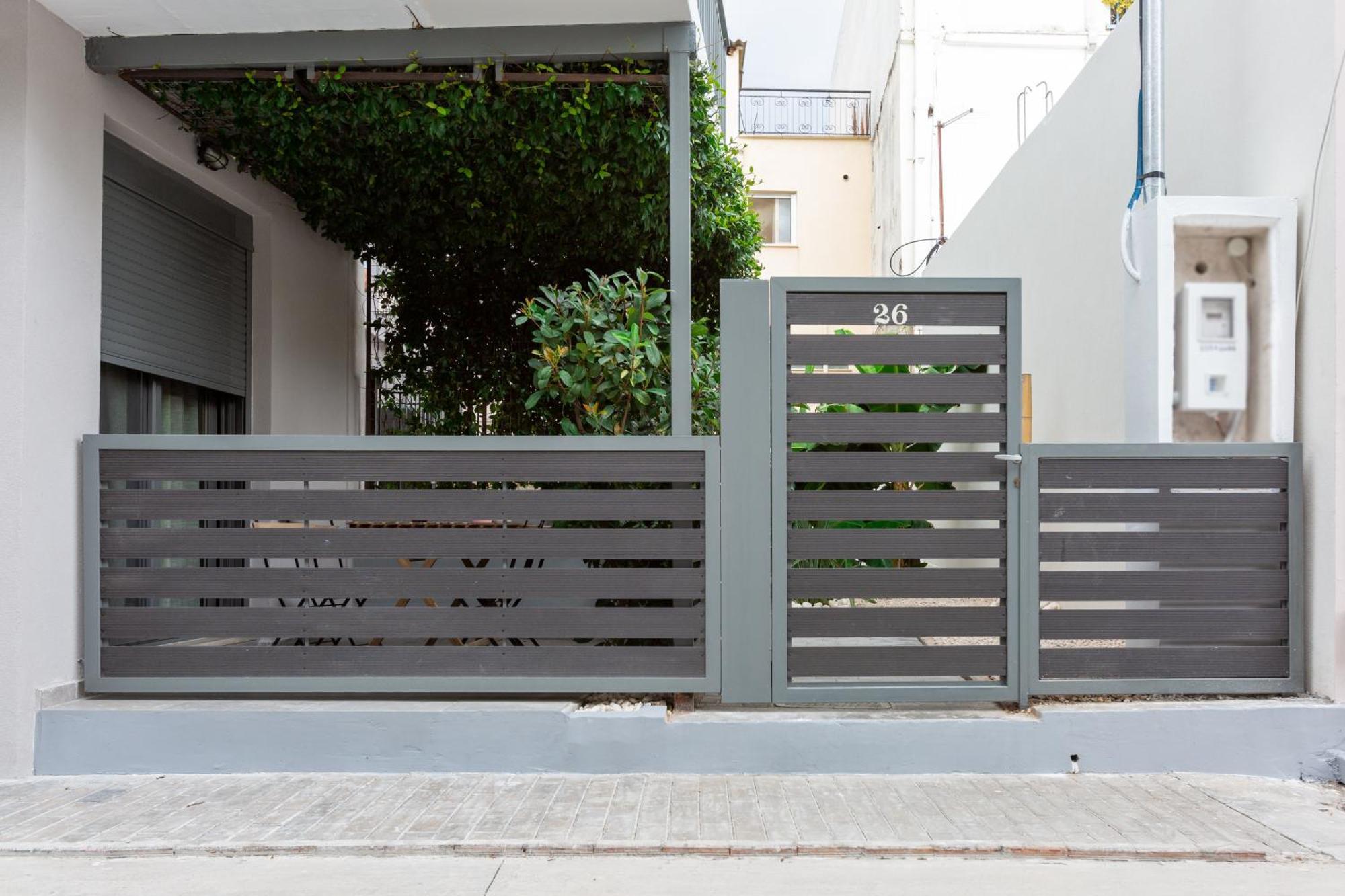 Groundfloor 2Br Apt With Smallyard Near The Heart Of Καλαμάτα Εξωτερικό φωτογραφία